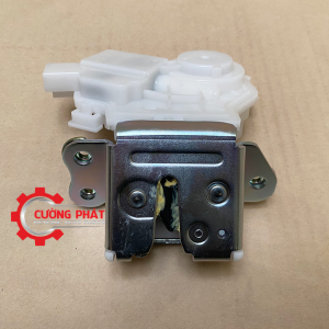 Hình ảnh ổ khóa ngậm cốp sau Xpander 2022