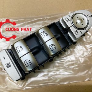 Hình ảnh công tắc tổng lên kính Mercedes-Benz C200 2020