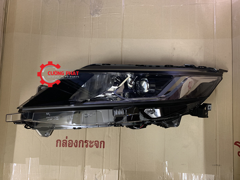 Den_pha_Mitsubishi_Triton_2020_8301D371_8301D372_CuongPhat (3) Hình ảnh đèn pha Triton Halogen Triton 2019-2023