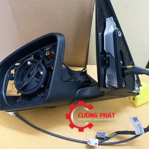 Cận cảnh kính chiếu hậu Mercedes Benz C300