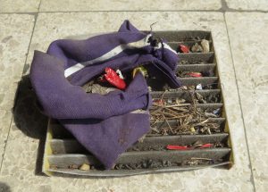 Lọc điều hòa bám bụi bẩn, chứa nhiều vi khuẩn, nấm mốc nếu không vệ sinh thường xuyên