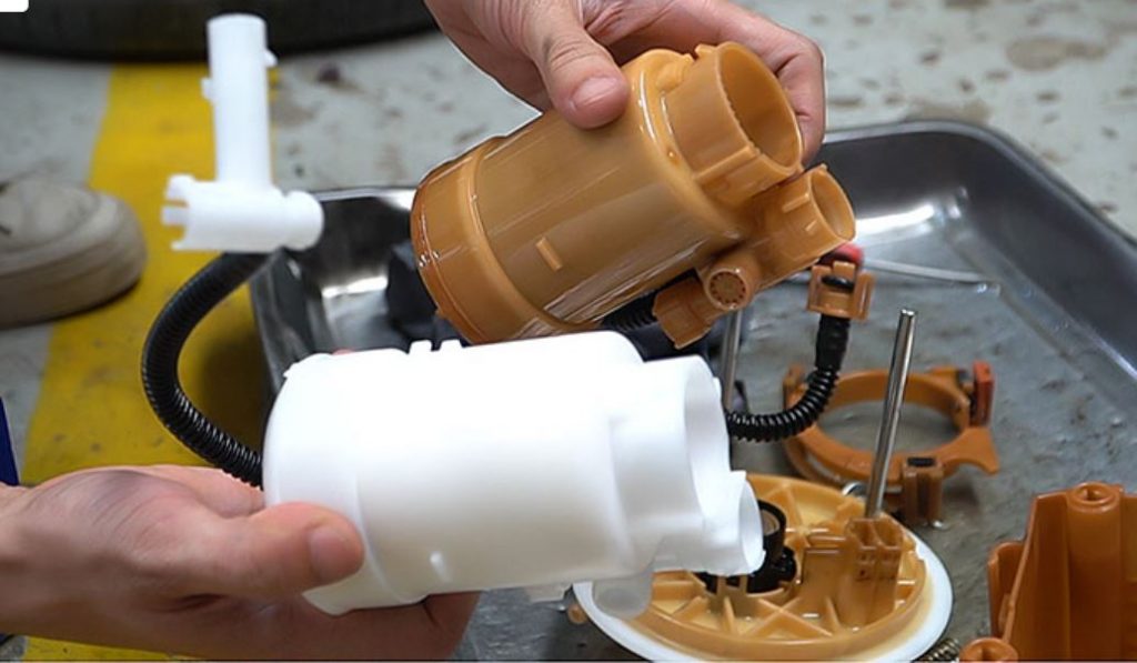 Thay thế lọc xăng ô tô