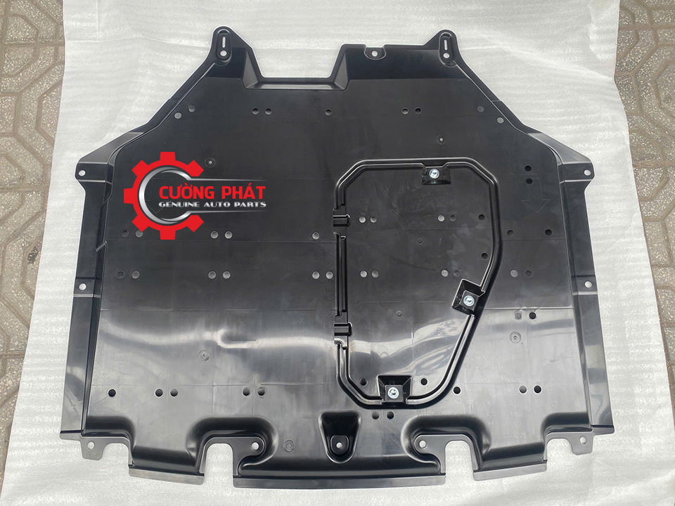 Chan-bun-gam-may-Mitsubishi-XForce-75830B000P (2) Cận cảnh chắn bùn gầm XForce