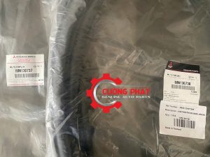 Hình ảnh gioăng cánh cửa sau Mitsubishi Triton 2010-2014