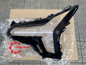 Cận cảnh bên trong mặt đèn pha XForce