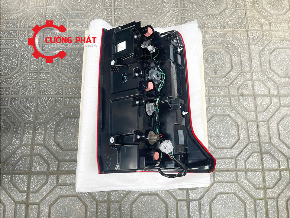 Den-hau-led-Mitsubishi-Triton-2025-26555A000P (1)