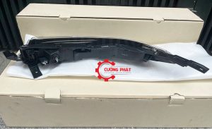 Mặt sau đèn khoảng cách trên Triton 2025 chính hãng