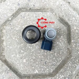 Hình ảnh cảm biến khoảng cách sau Triton 2019-2024 chính hãng