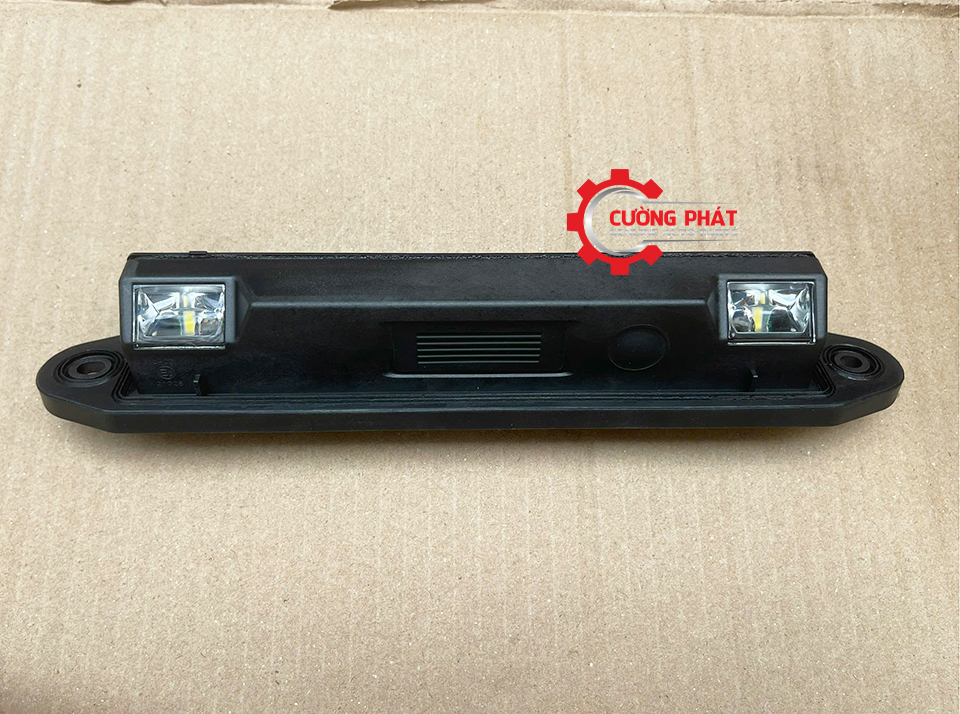 Góc chụp cận cảnh tay mở cốp sau Xpander 2018-2025