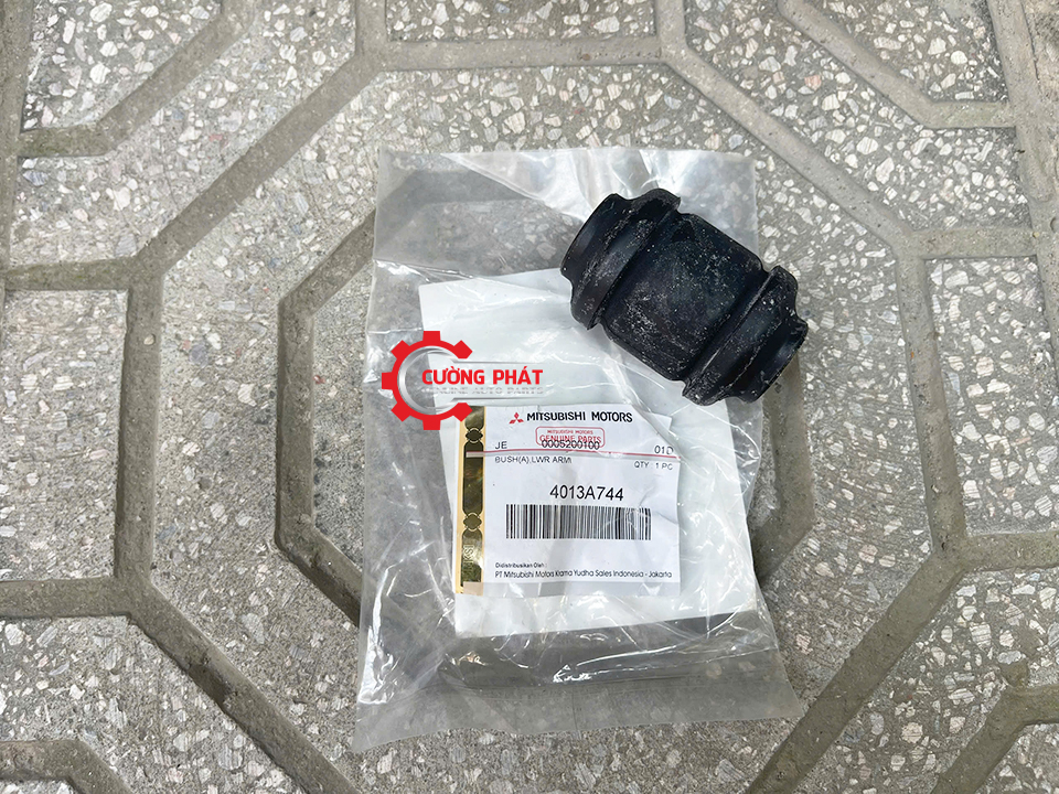 Chi tiết tem mã cao su càng A nhỏ Xpander 2018-2025