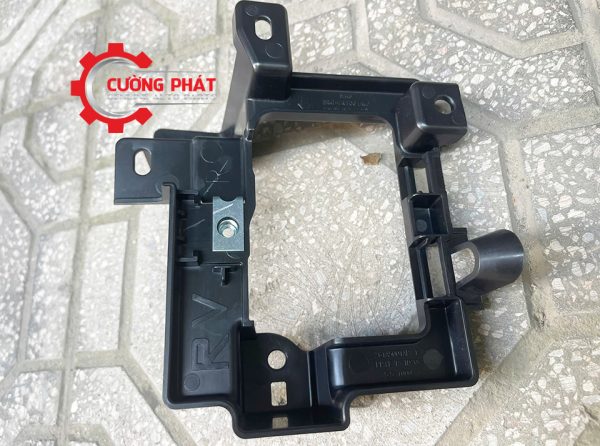 Góc chụp cận cảnh giá bắt đèn gầm Xforce