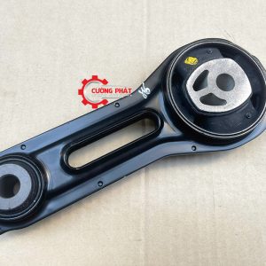 Góc chụp cận cảnh chân máy số 8 Outlander 2014-2025 chính hãng